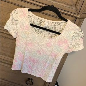 Cropped lace tee